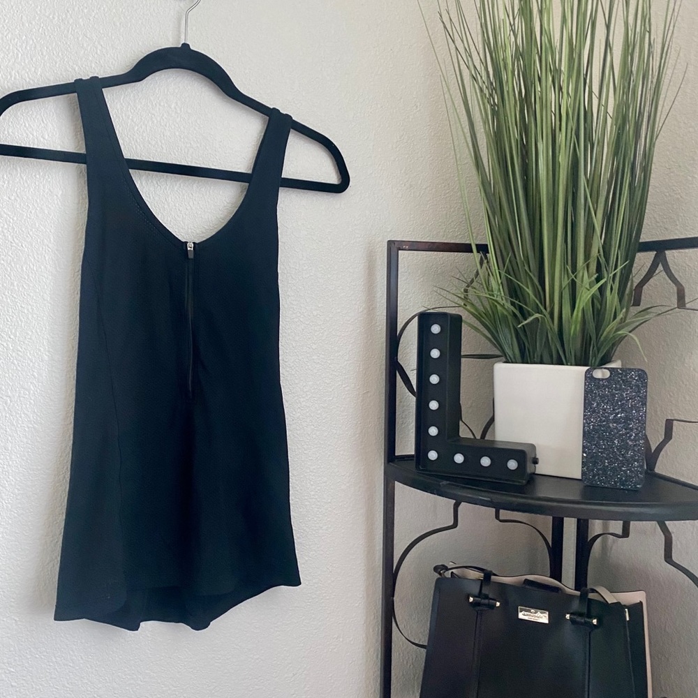 Lorna Jane Active Top (Front Zipper)